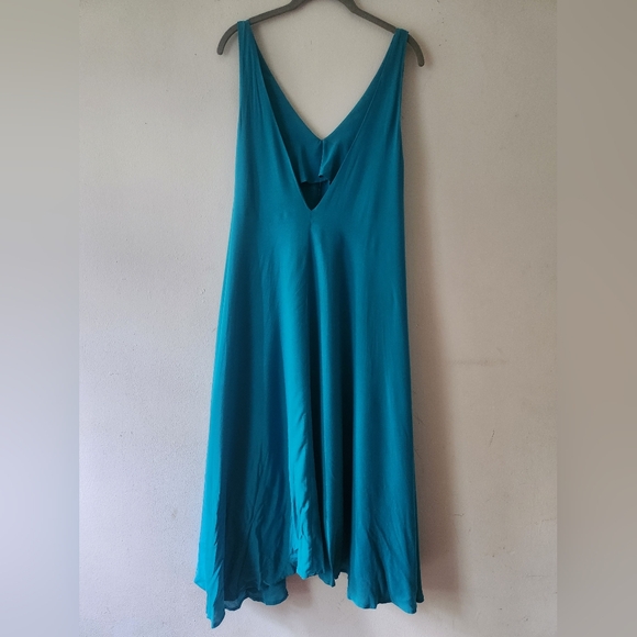 House of Raiment Dress - Picture 3 of 10